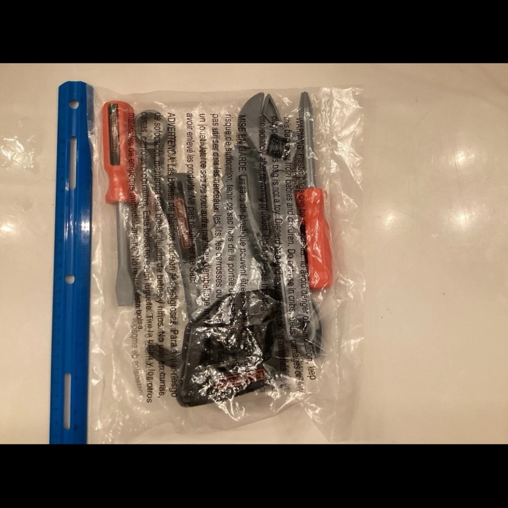 NWT Black And Decker Toy Tool Set 7 pieces - Picture 2 of 3